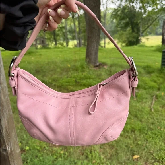 バッグ Coach Mini Hobo Shoulder Bag Pink Rare Coach Mini Hobo Shoulder Bag Pink Rare
